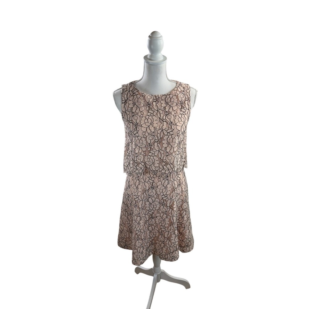 Antonio Melani Sleeveless Sheath dress Featuring Peach Floral Lace Overlay Size0